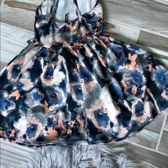 Spring dress - Picture 4 of 4